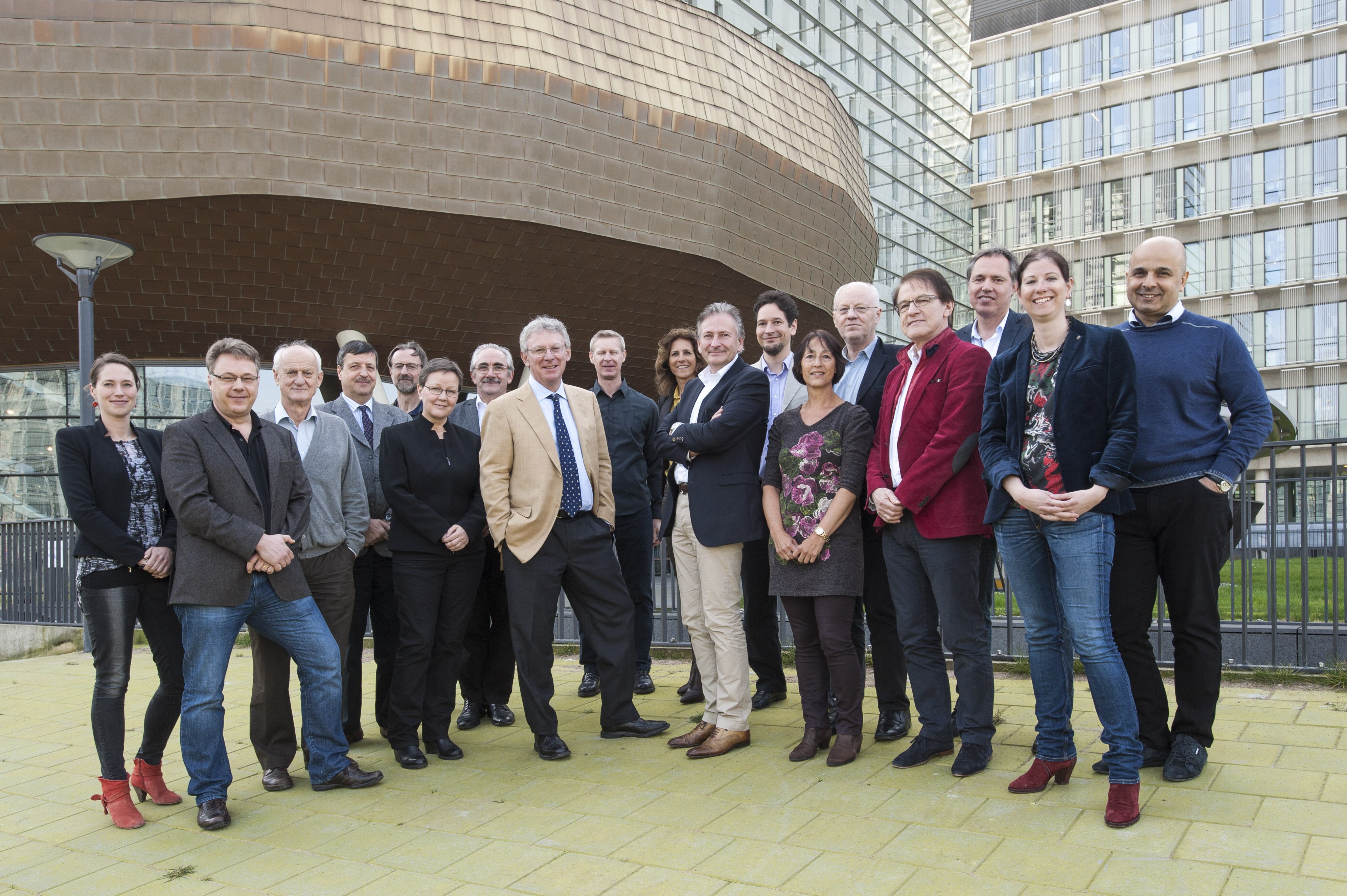 Image: EUROHEADPAIN consortium at its kick-off meeting in Leiden, the Netherlands in March 2014